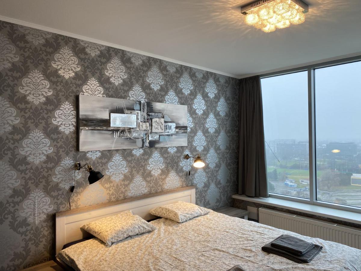 Fantastic View From The 20Th Floor Bratislava Exterior foto