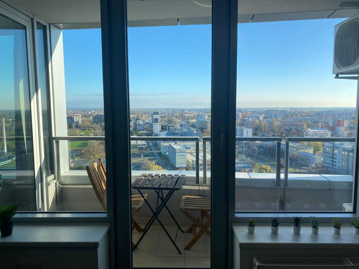 Fantastic View From The 20Th Floor Bratislava Exterior foto